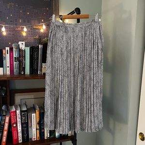 Vintage Pleated Midi Skirt